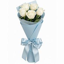 Букет 5 Белых роз Проуд в Бжедугхабле