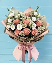 Букет цветов из:  Розы, Альстромерии и Лизиантусы в Бжедугхабле