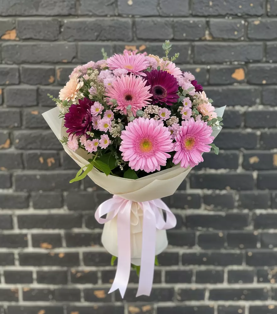 Букет цветов из: Герберы и Хризантемы в Бжедугхабле
