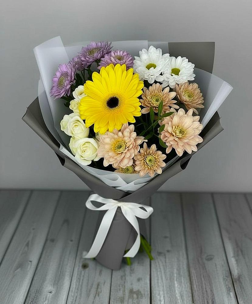 Букет цветов из: Розы, Герберы и Хризантемы в Бжедугхабле