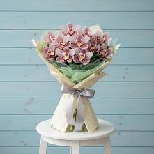 Букет цветов из:  Орхидеи и Розы в Бжедугхабле