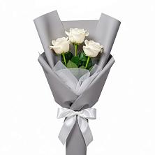 Букет 3 белые розы в Бжедугхабле