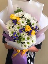 Букет цветов из:  Ирисы, Хризантемы и Розы #REPLACE_PRED# Бжедугхабле