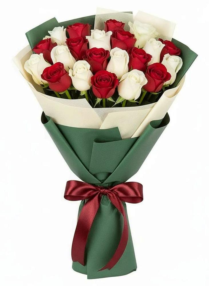 Букет Микс из красных и белых роз в Бжедугхабле