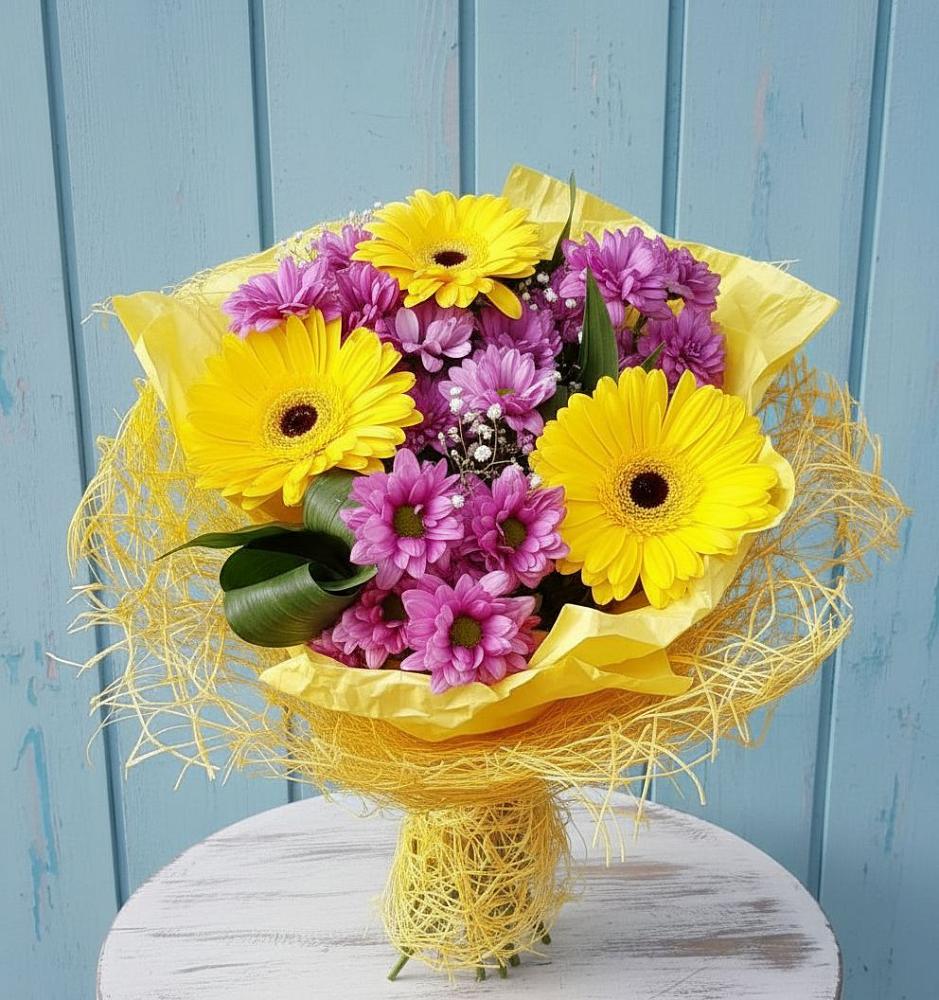 Букет цветов из: Хризантемы и Герберы в Бжедугхабле