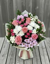 Букет цветов из:  Альстромерии, Гвоздики, Розы и Хризантемы в Бжедугхабле