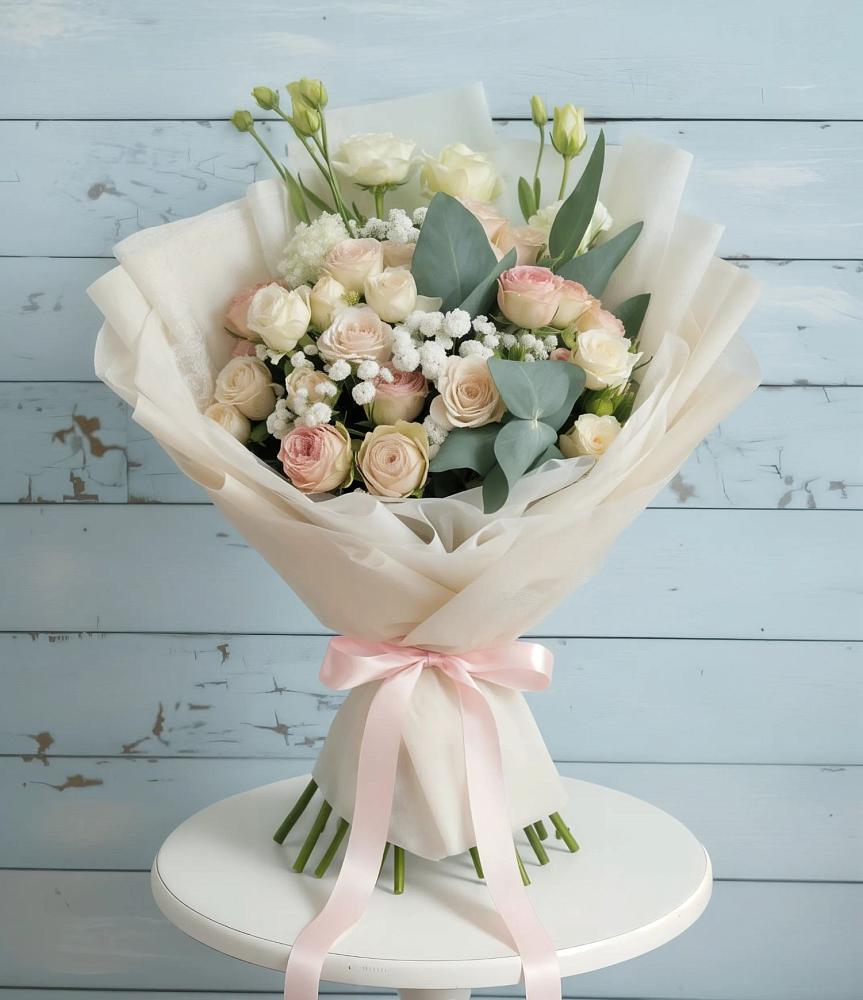 Букет цветов из: Розы и Лизиантусы в Бжедугхабле