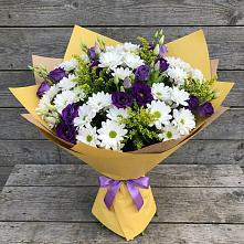 Букет цветов из:  Ирисы, Хризантемы и Ромашки в Бжедугхабле