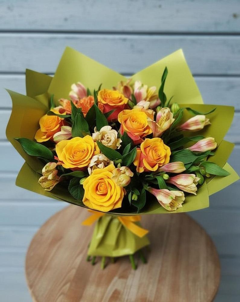 Букет цветов из: Альстромерии и Розы в Бжедугхабле