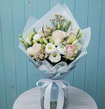 Букет цветов из:  Розы и Лизиантусы в Бжедугхабле