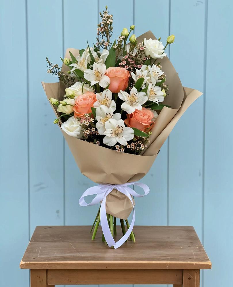 Букет цветов из: Альстромерии, Лизиантусы, Розы и Хризантемы в Бжедугхабле