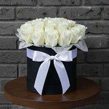 Цветочная композиция из Розы в шляпной коробке в Бжедугхабле